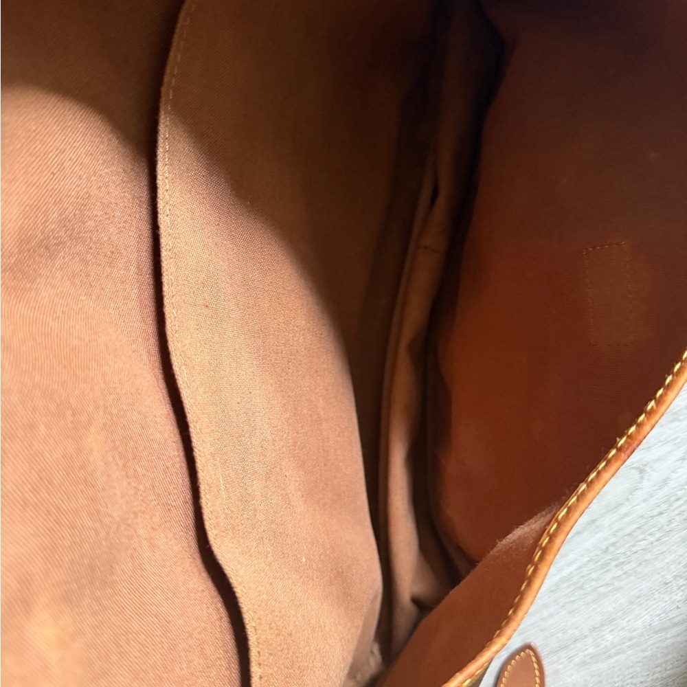 Louis Vuitton Monogram Saumur 43 Canvas Messenger Bag with Tan Leather Trim - Picture 11 of 16